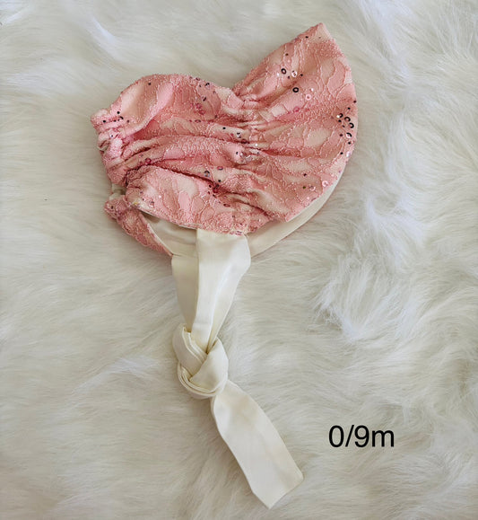 0/9m Fancy Bonnet RTS